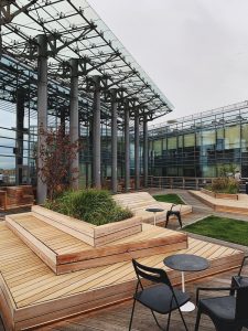 Her kan du placere dine terrassebrædder, indtil du skal bruge dem